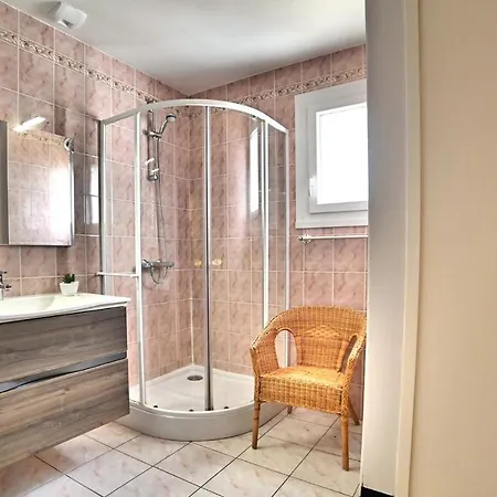 Amazing In Saint-georges-de-didon With Wifi Saint-Georges-de-Didonne